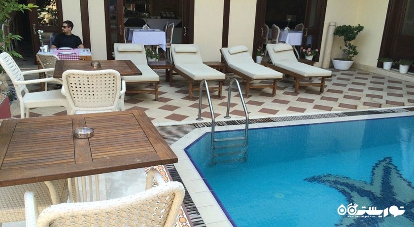 تخت های کنار استخر هتل اسکی ماسال